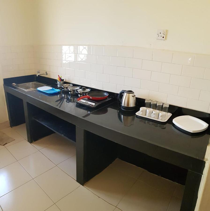 1 Bedroom Spacious In Apartment *